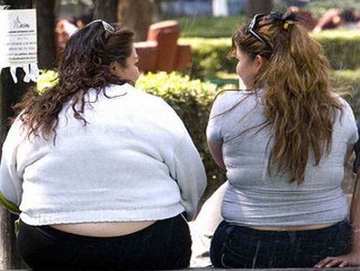 Две толстушки болеют ожирением тела